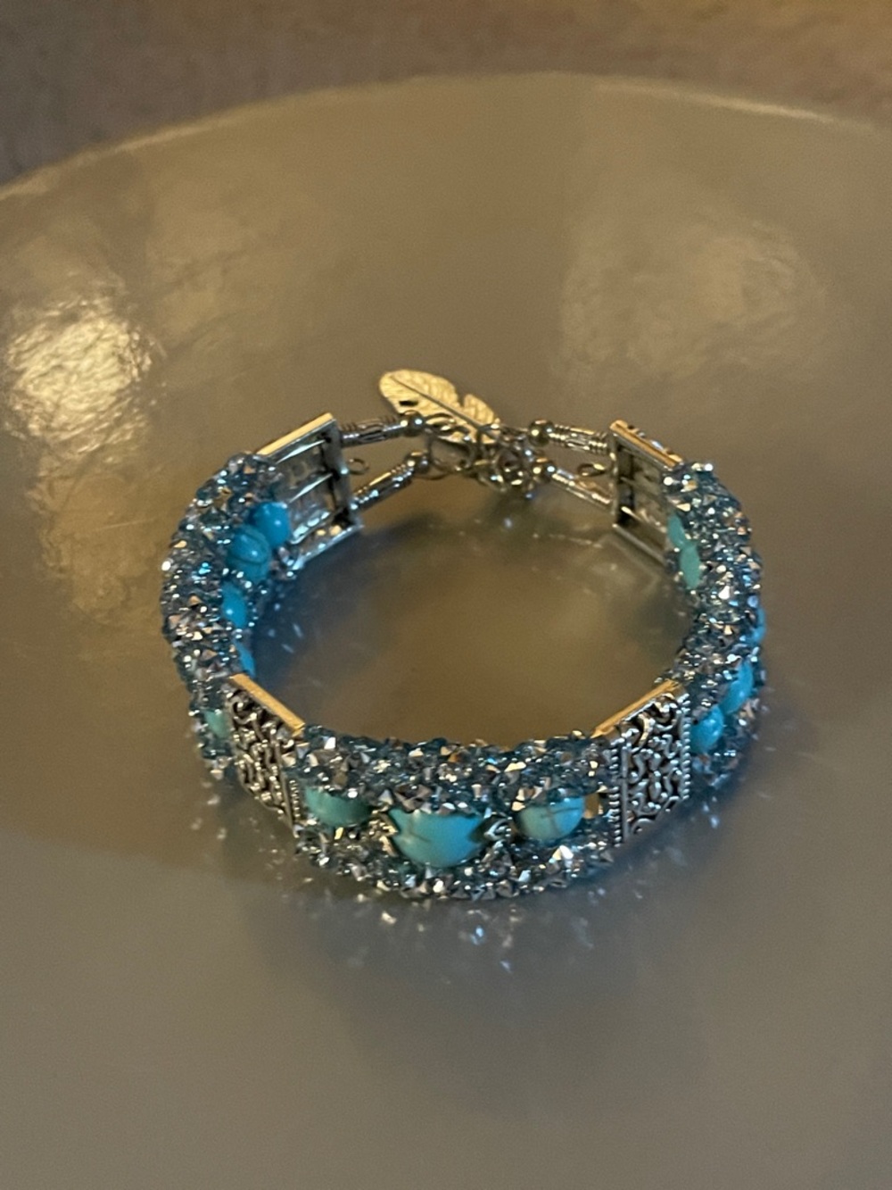 Silver and torquoise fashion bracelet